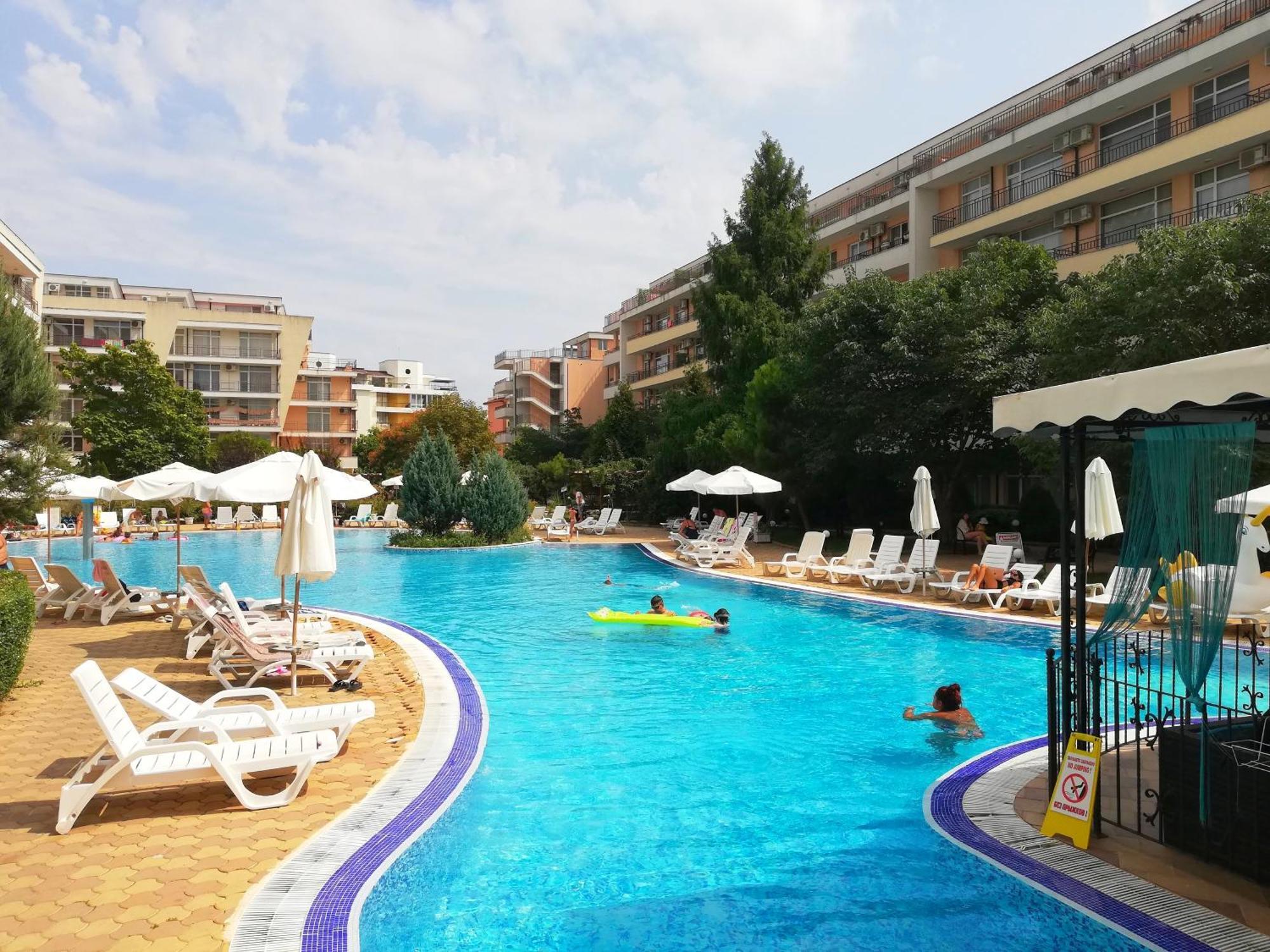 Apartment Daisy Grand Kamelia ซันนีบีช ภายนอก รูปภาพ